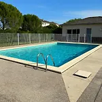 Apartment Appartement, Terrasse, Piscine, Parking, Netflix Et Wi-fi