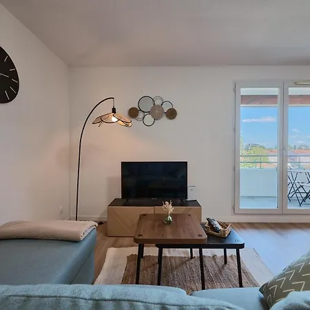 Appartement, Terrasse, Piscine, Parking, Netflix Et Wi-fi Daire *