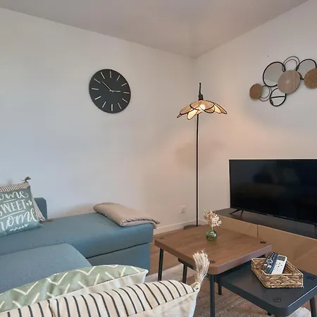 Appartement, Terrasse, Piscine, Parking, Netflix Et Wi-fi *