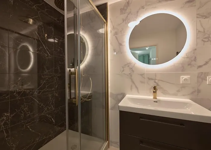 Appartement, Terrasse, Piscine, Parking, Netflix Et Wi-fi *