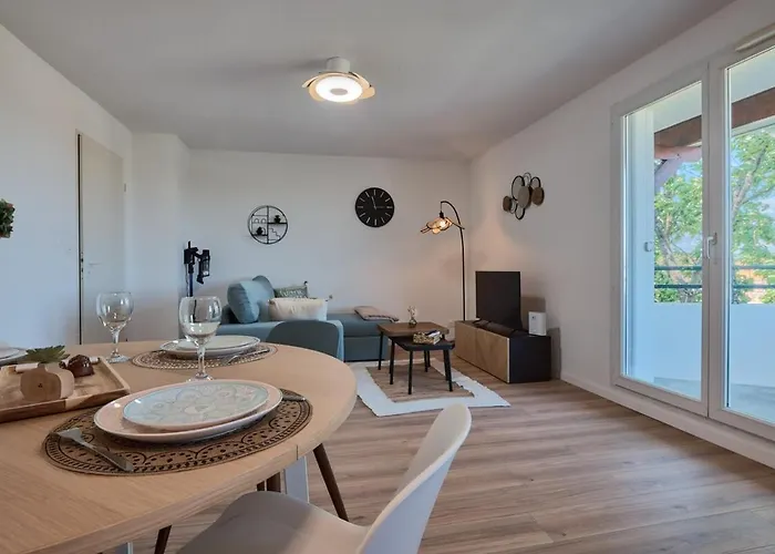 Apartman Appartement, Terrasse, Piscine, Parking, Netflix Et Wi-fi *