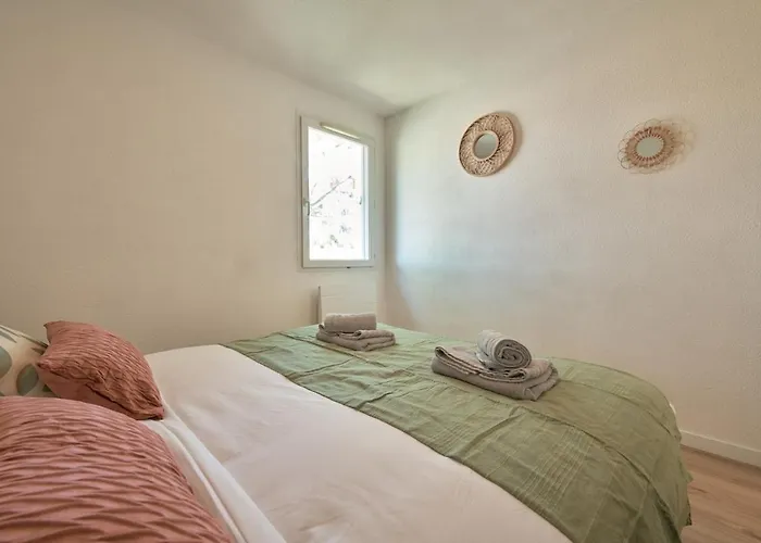 Appartement, Terrasse, Piscine, Parking, Netflix Et Wi-fi