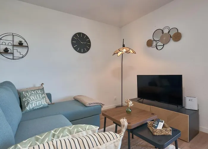 Appartement, Terrasse, Piscine, Parking, Netflix Et Wi-fi *